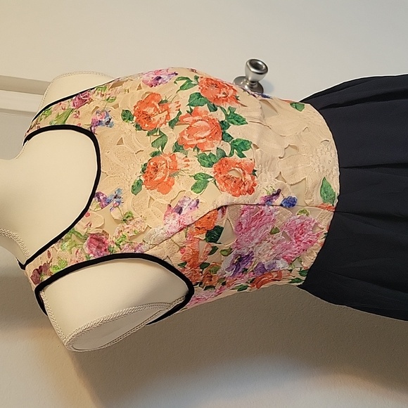 Vintage Rhyme Los Angeles Floral Dress, Size S - Picture 2 of 5